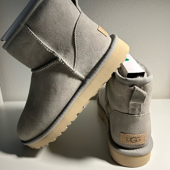 UGG MINI CLASSIC II BOOTS RARE GOAT SIZE 7 ‘ONLY ONE ☝️ LEFT’ - Picture 8 of 12